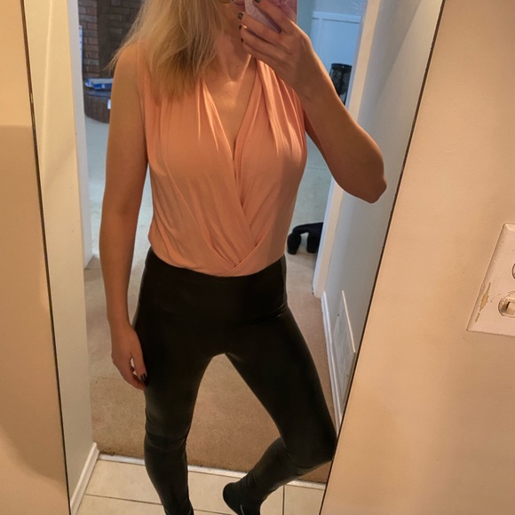 ⭐️Aritzia Babaton soft light bodysuit❤️Like new! - Picture 4 of 8